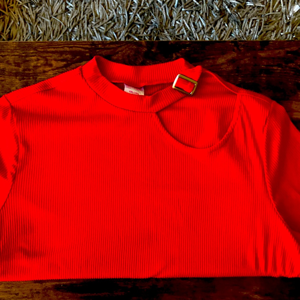 Women’s red short sleeved shirt with choker neck